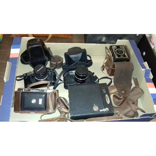 314 - 5 x assorted vintage cameras being Olympus om10, Billy Record 2, Rolleiflex sl35, No' 2a brownie & A... 