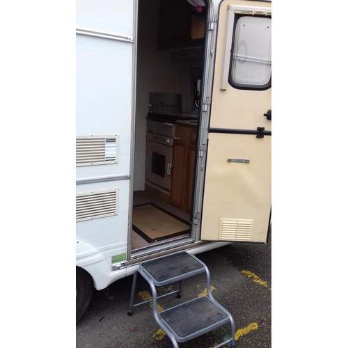 356 - 1990 Van Royce caravan model 365/2 (cost £10k new). All original inside and everything in good worki... 