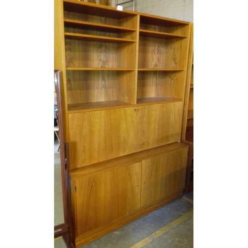 427 - Hundevad Kai Kristiansen teak wall unit