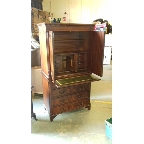 507 - 81 x 45 x 154 cm 1970's Edwardian look flamed mahogany 2/3 writing cabinet with secret drawers by Ja... 