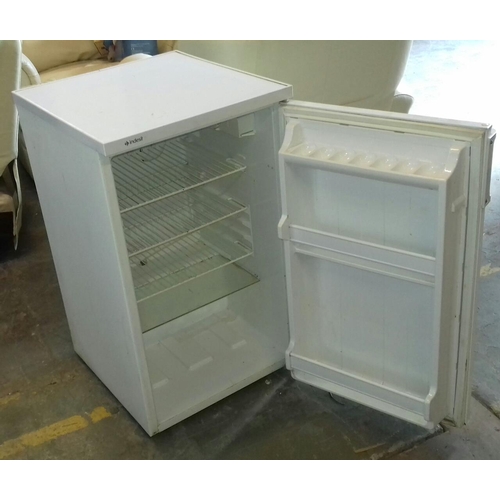 425 - White Indesit under counter fridge