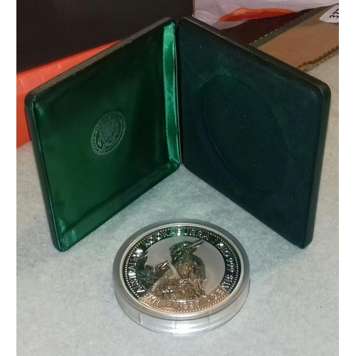 634 - The Perth Mint 1997 The Australian Kookaburra 1kg 999 silver $30 coin in perspex case and boxed