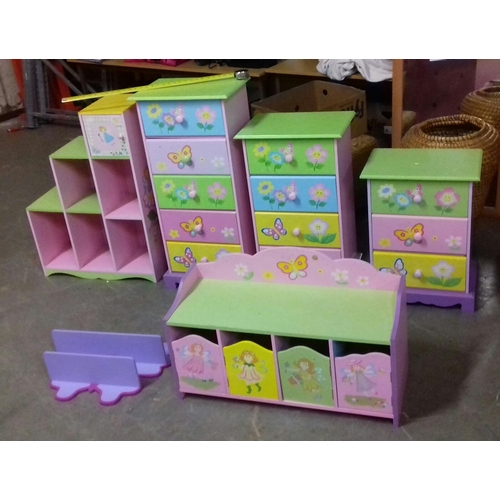 476 - Multi coloured girls bedroom suite and extras being graduated 3/4/5 drawer chests, stepping 6 hole s... 