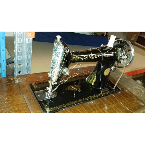 461 - Singer sewing machine in table serial number EC337078