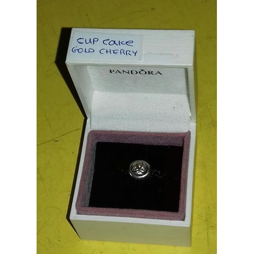 602 - Genuine Pandora fairy cake with gold cherry in box