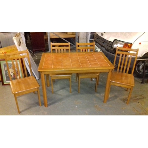 403 - 120 x 74 cm white wood table with tiled top and 4 chairs