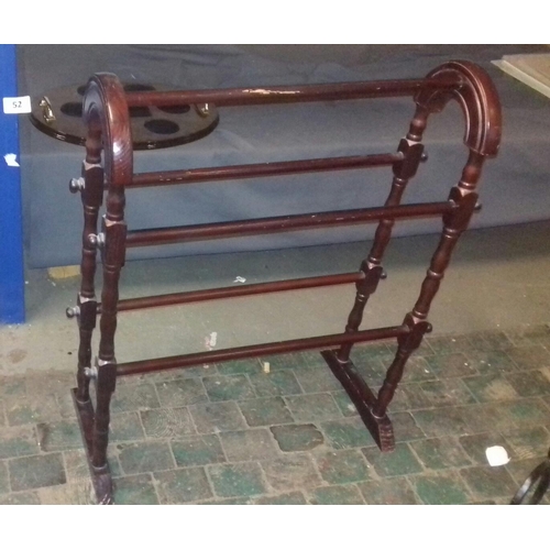 400 - Wooden floor stand towel rail