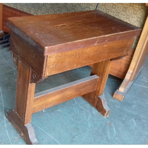 422 - Garage stored Galanti group gem H600 electric organ with stool and assorted music books