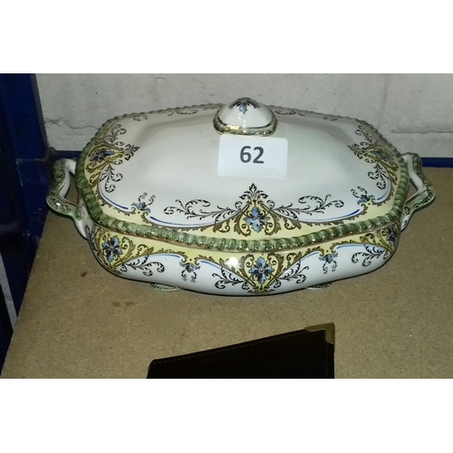 62 - Doulton Burslem Honiton lidded tureen