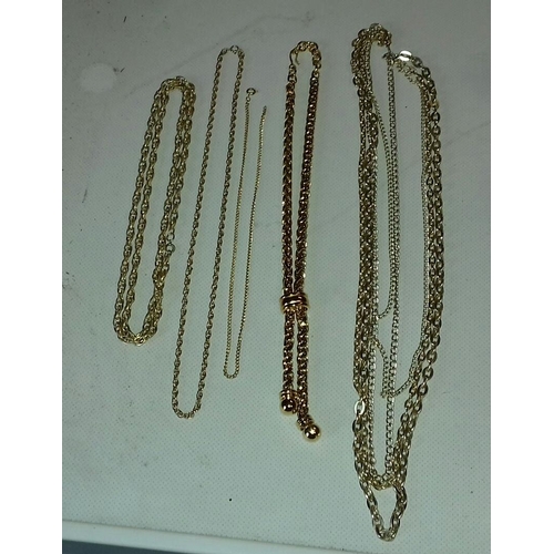 618 - Job lot of assorted gold tone necklaces, brooches etc.