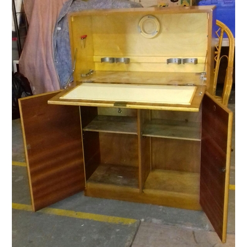 545 - 77 x 31 x 115 cm retro teak cocktail cabinet