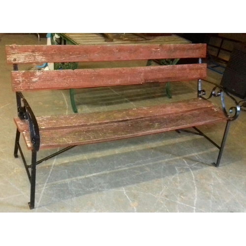 556 - Metal end with wooden slat garden bench