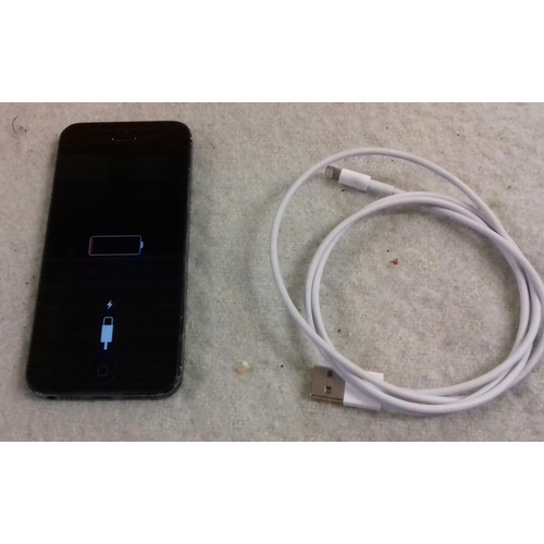 651 - Black iPhone 5 on 3 network with USB lead, with free iCloud