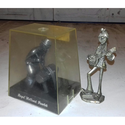 39 - 11 cm tall royal Holland pewter cobbler figure in perspex display case and other unboxed pewter clow... 