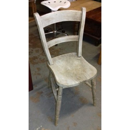 439 - Vintage wooden chair