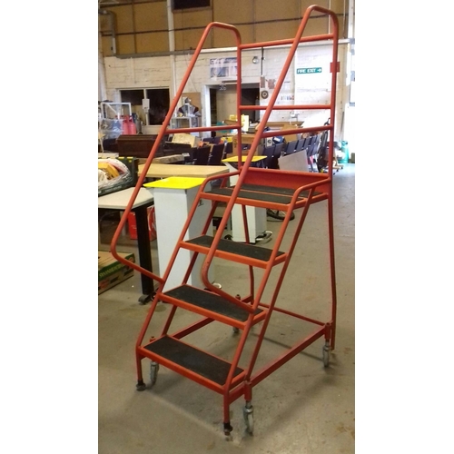 231 - 4 step portable platform