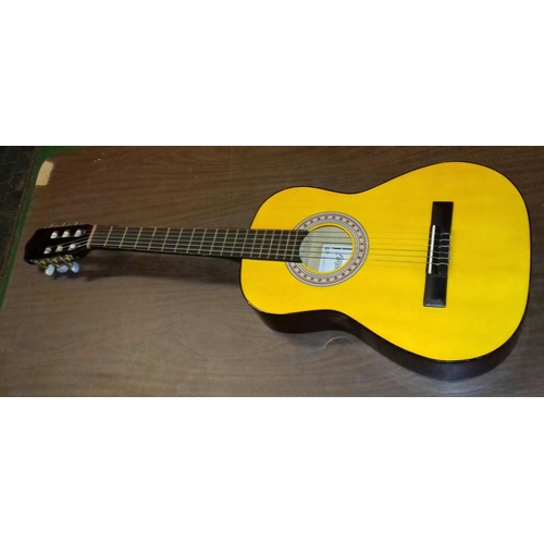 149 - Encore Spanish style acoustic guitar model enc 34