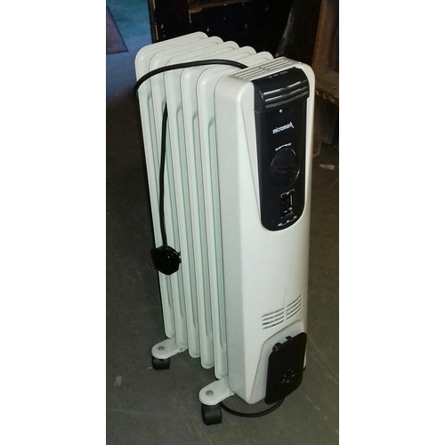 572 - White micro mark 1200w oil filled heater