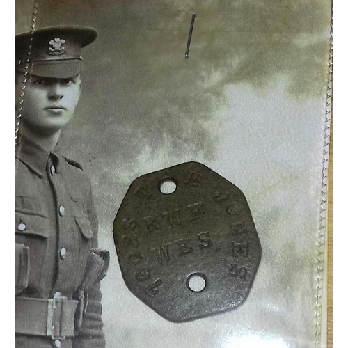 590 - 1914 British Army dog tag and the British soldier of WWI magazine