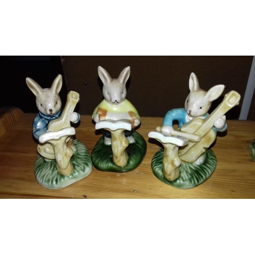 249 - Bundle of 11 approx. 9 cm tall rabbit figures