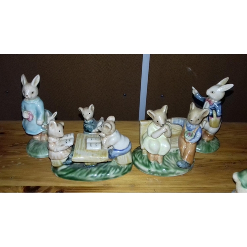 249 - Bundle of 11 approx. 9 cm tall rabbit figures