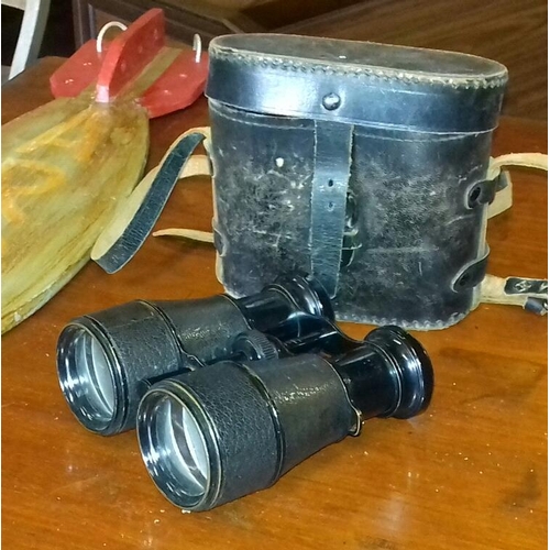 102 - Pair of WWI officers binoculars in leather case