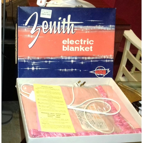 136 - Unused and in original box Zenith by Holly single electric blanket