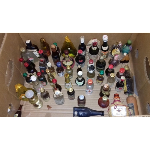 60 - Box of assorted vintage alcoholic miniatures