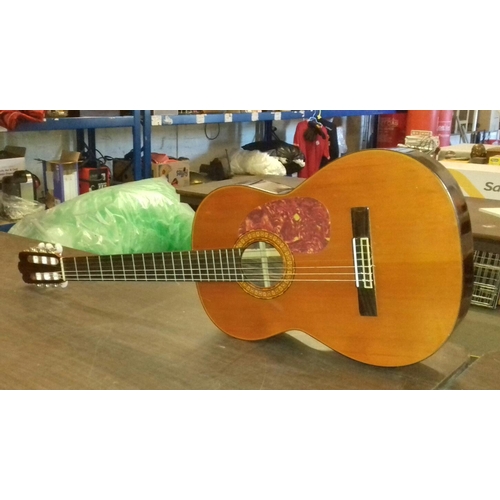 388 - Classical acoustic guitar