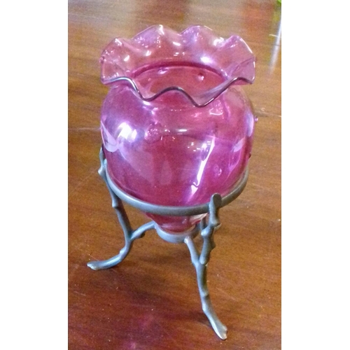 26 - Approx. 17 cm tall Victorian strawberry glass vase on metal stand