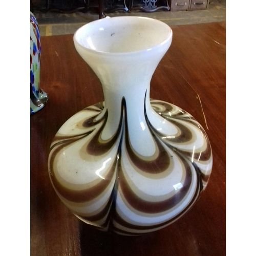 63 - 18 cm tall mid-century bulbous patterned white glass vase