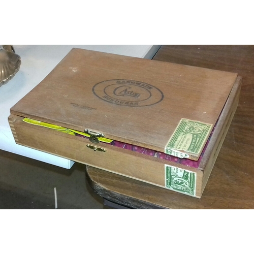 283 - Vintage wooden Honduras cigar box with large amount of new retro cap gun caps