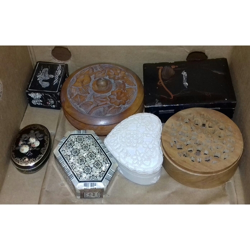 119 - Bundle of vintage trinket and jewellery boxes