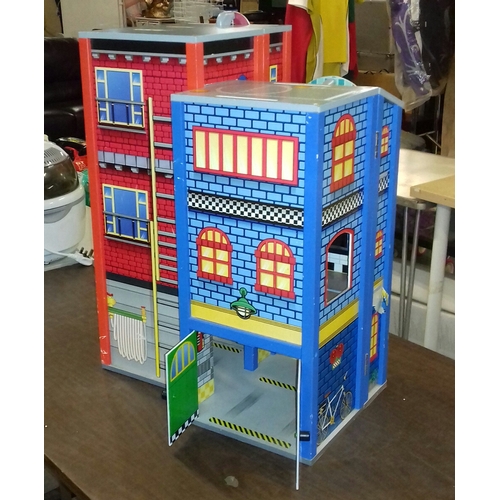 185 - Early Learning Centre big city wooden rescue station approx. 65 cm tall