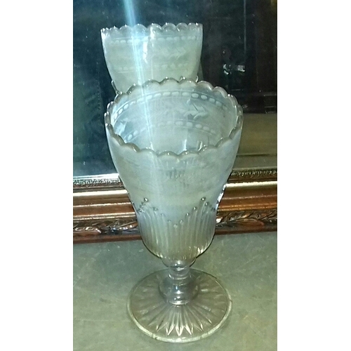 113 - 18 cm tall Edwardian cut glass vase