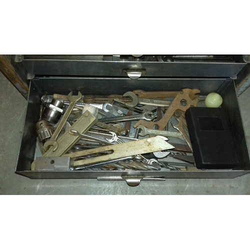 96 - Metal engineers tool box and contents