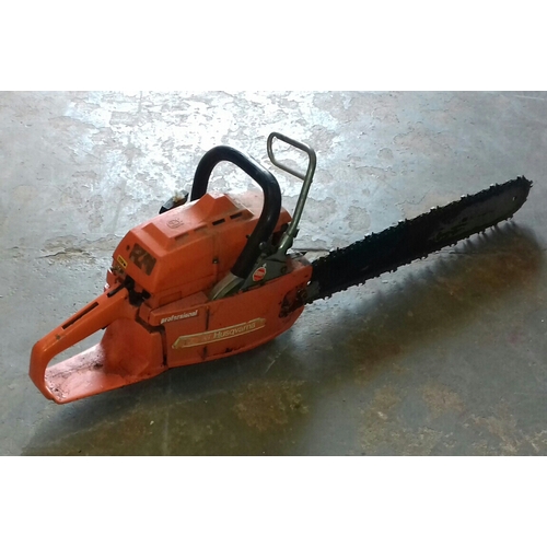 147 - Husqvarna 480CD petrol chainsaw with new chain