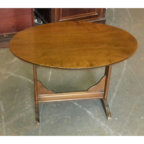 466 - Tilt top folding oval side table