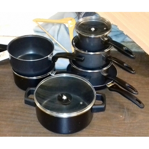 267 - Set of plus extras cooking pans