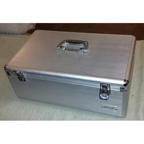 239 - 45 x 27 x 19 cm Tornado 420 CD flight case