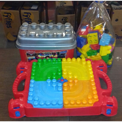 180 - Mega Bloks fold away play table and bundle of building blocks