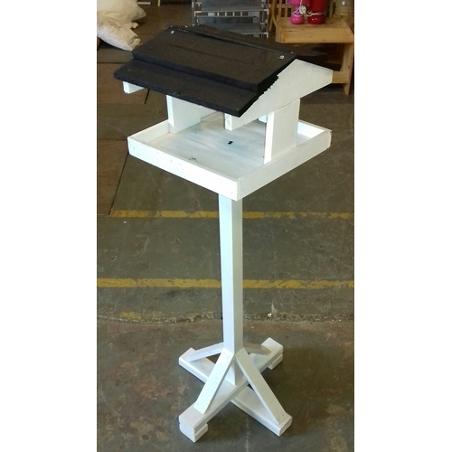 426 - 121 cm tall white with black roof bird table