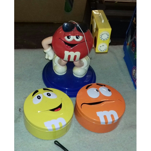 198 - Collectable M&Ms radio and 2 x tins