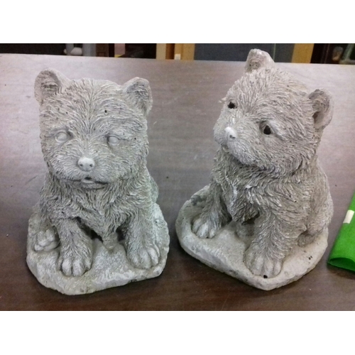 92 - Pair of 17 cm tall stone Scottie puppy garden ornaments