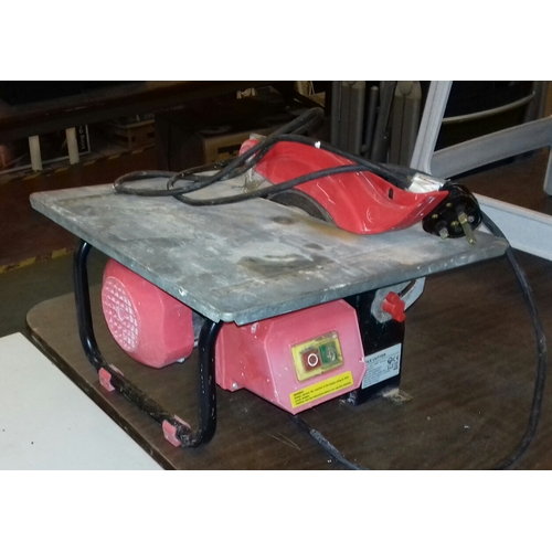 162 - 450 wt electric tile cutter in working order