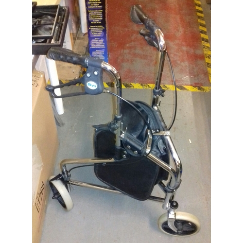 206 - 3 wheel mobility walking aid