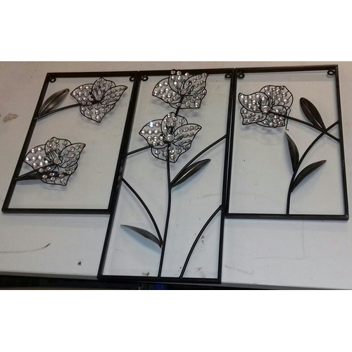 265 - 59 x 25 and 2 x matching smaller metal art jewelled flower wall decorations