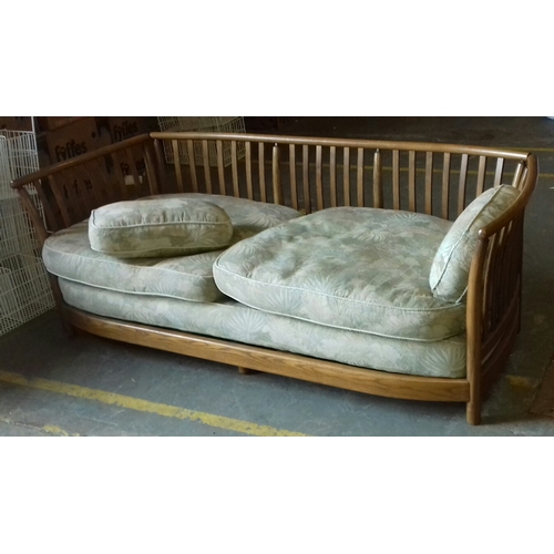 431 - Approx' 195 cm long modern Ercol day bed