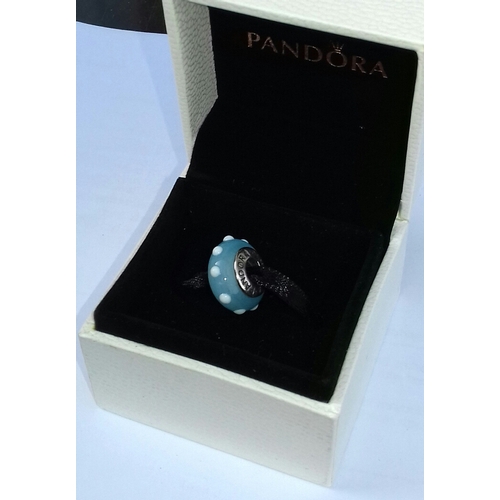 556 - Genuine murano glass Pandora charm in box