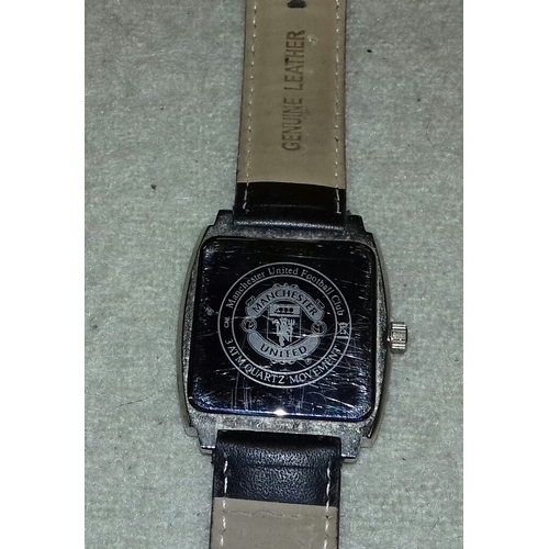 534 - Manchester United official merchandise gents wrist watch